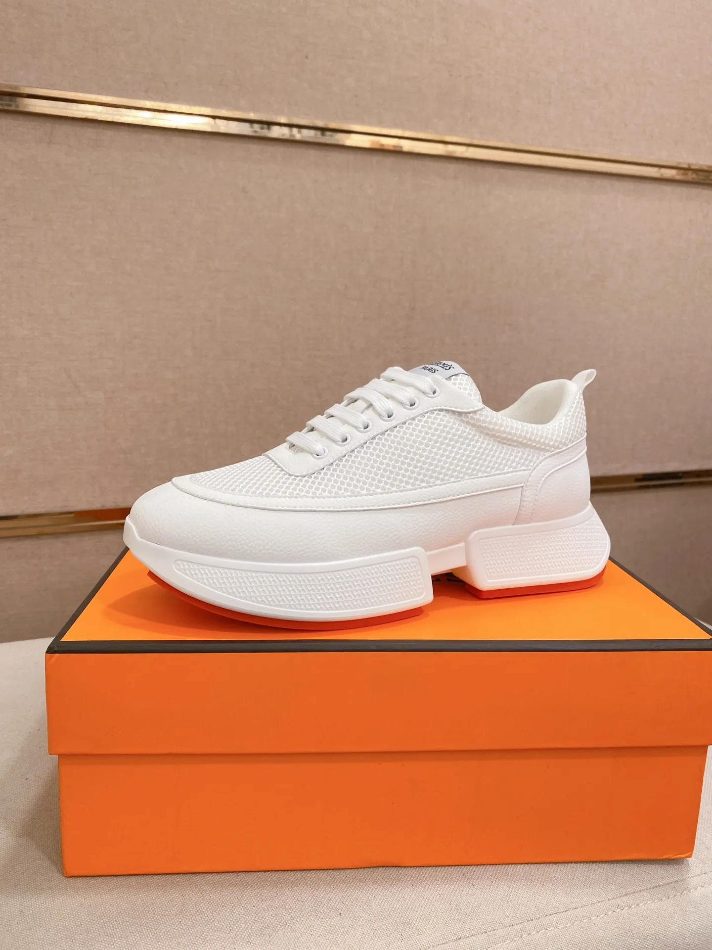 Men's clothing and shoes💰: 462💰《HERMES》【Classic Original Version】Hermès; Top 🔝 Purchasing Agency 🔍🔍Men's latest 🇺🇸 counters are on sale simultaneously, imported from Italy original ▲▲cowhide ▲▲ (high-end, extravagant and classy) ) Exquisite workmanship (Italian 🇮🇹 imported water-dyed 🐂 cowhide lining) sole: original sole provided by the original factory, ⚠️exclusive double-layer activity·TPR·rubber·combined molded outsole; super comfortable·wear-resistant·non-slip·environmental protection The real thing is more beautiful if you take the real thing (high quality, follow the order). You can enter and exit the counter at will * Number of yards: 38-44 (45 can be customized and cannot be returned or exchanged)